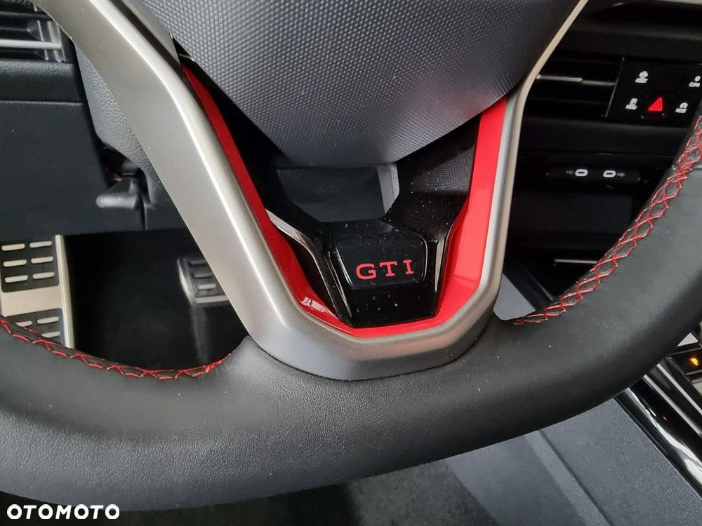 Volkswagen Golf - 19