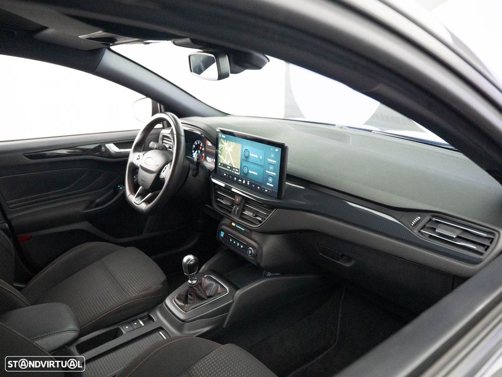 Ford Focus SW 1.0 EcoBoost MHEV ST-Line - 33