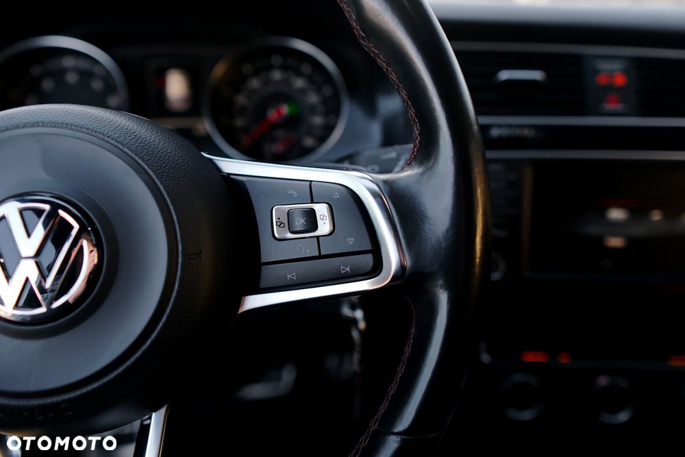 Volkswagen Golf GTI Performance BlueMotion Technology DSG - 21