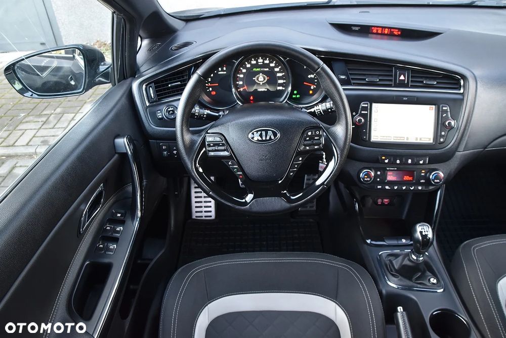 Kia Ceed 1.6 CRDi GT Line - 22