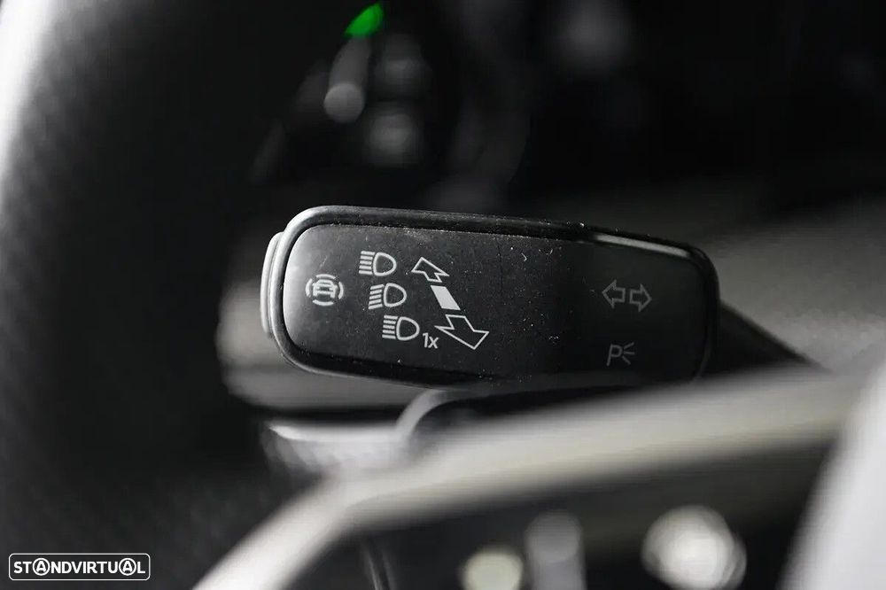 VW Golf 1.5 eTSI OPF DSG R-Line - 30