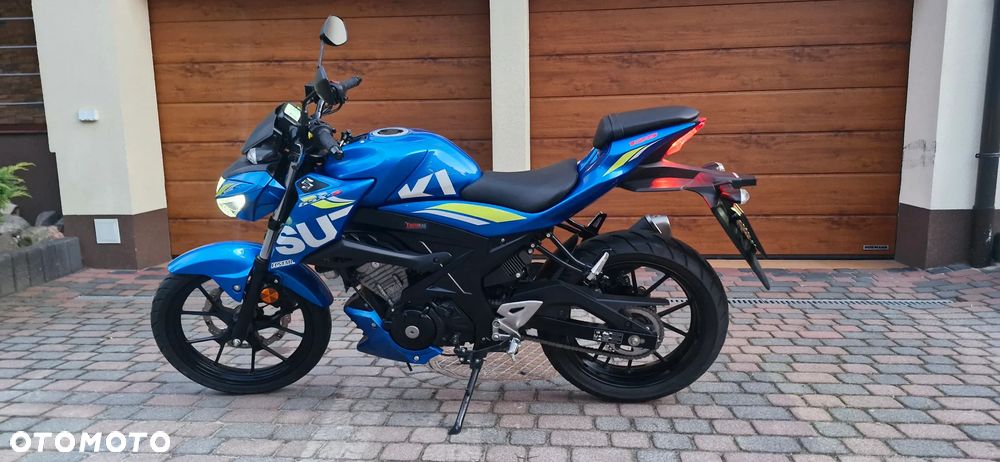 Suzuki GSX - 2