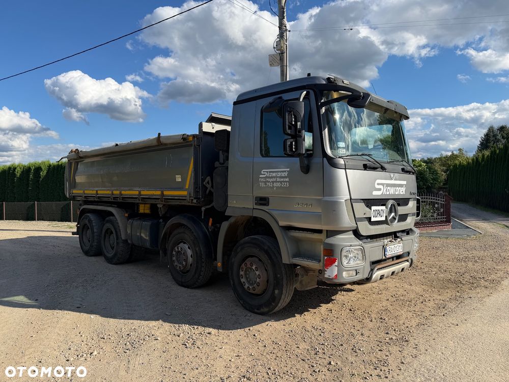 Mercedes-Benz Actros - 3