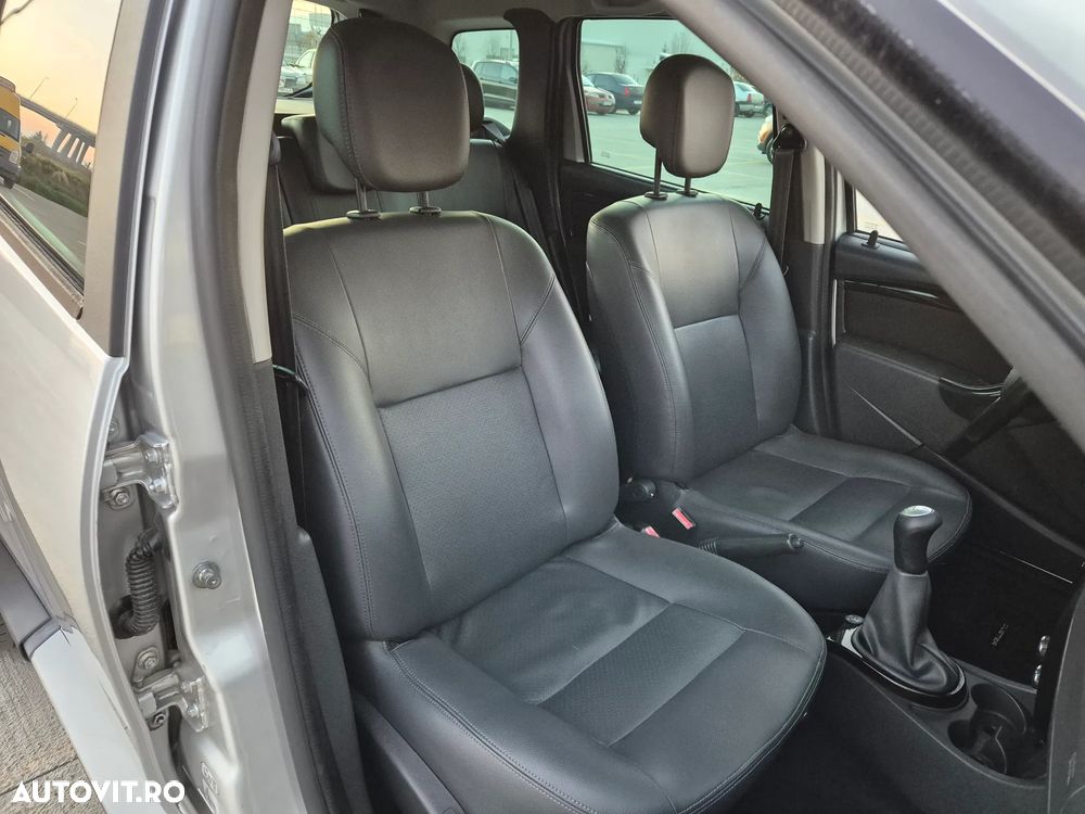 Dacia Duster 1.6 16V 4x2 Prestige - 9