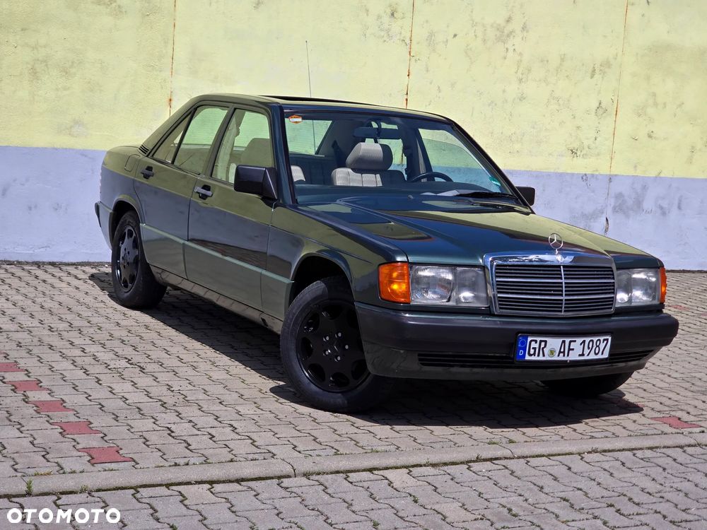 Mercedes-Benz W201 (190) - 13