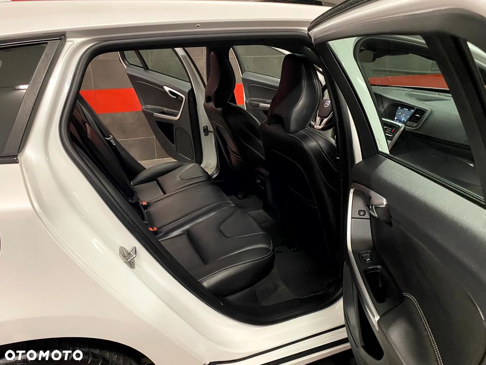 Volvo V60 D3 Inscription - 29