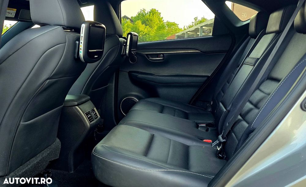 Lexus Seria NX 300h E-FOUR F SPORT - 39