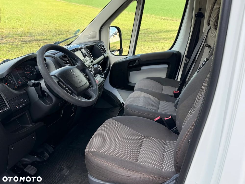 Peugeot Boxer 9 osobowy - 10