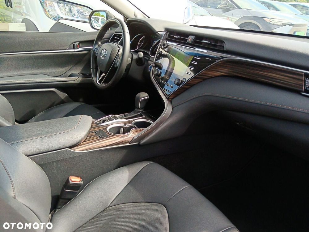 Toyota Camry 2.5 Hybrid Executive CVT - 9