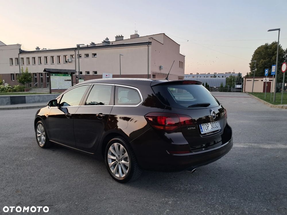 Opel Astra 1.4 Turbo Exklusiv - 4
