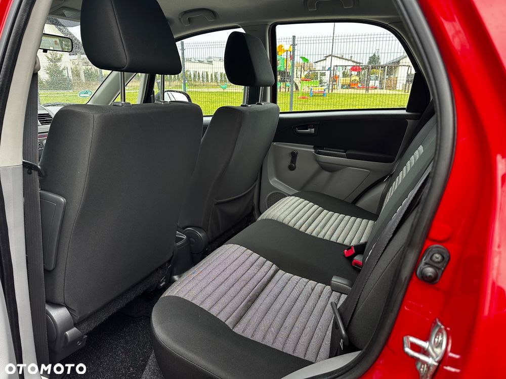 Suzuki SX4 1.6 VVT 4x4 Style - 15