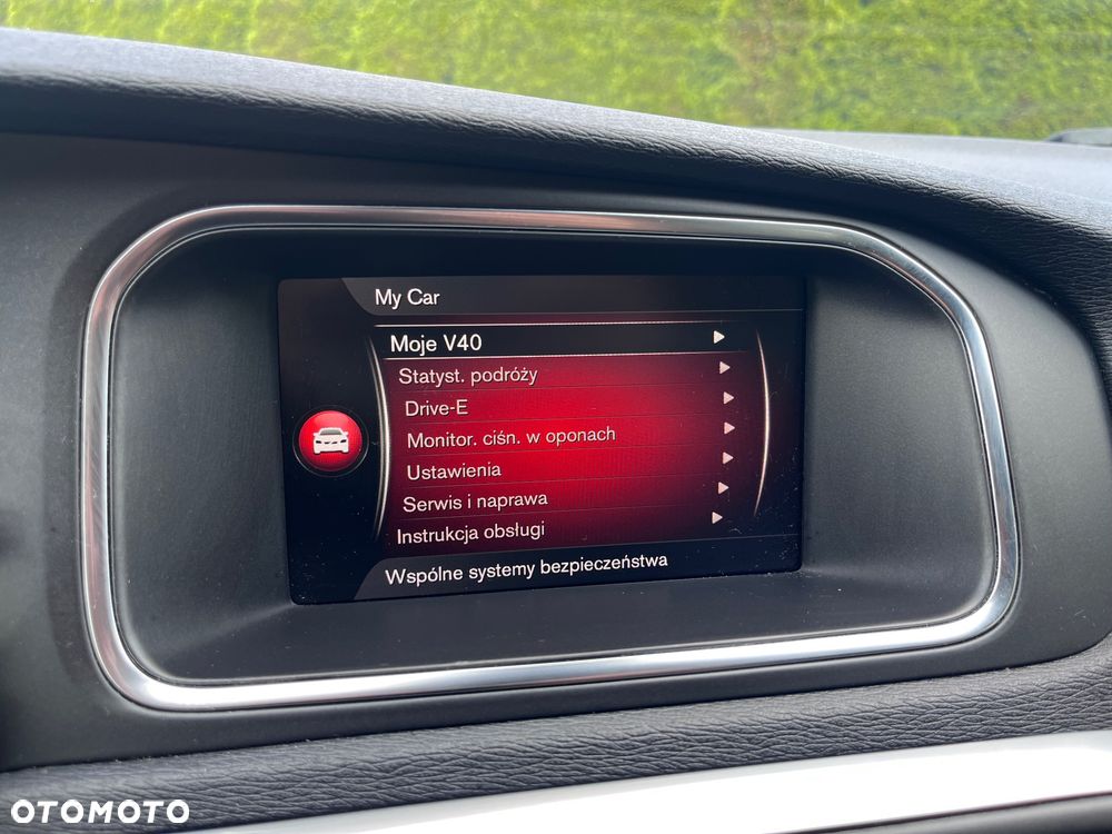 Volvo V40 D2 Drive-E Momentum - 12
