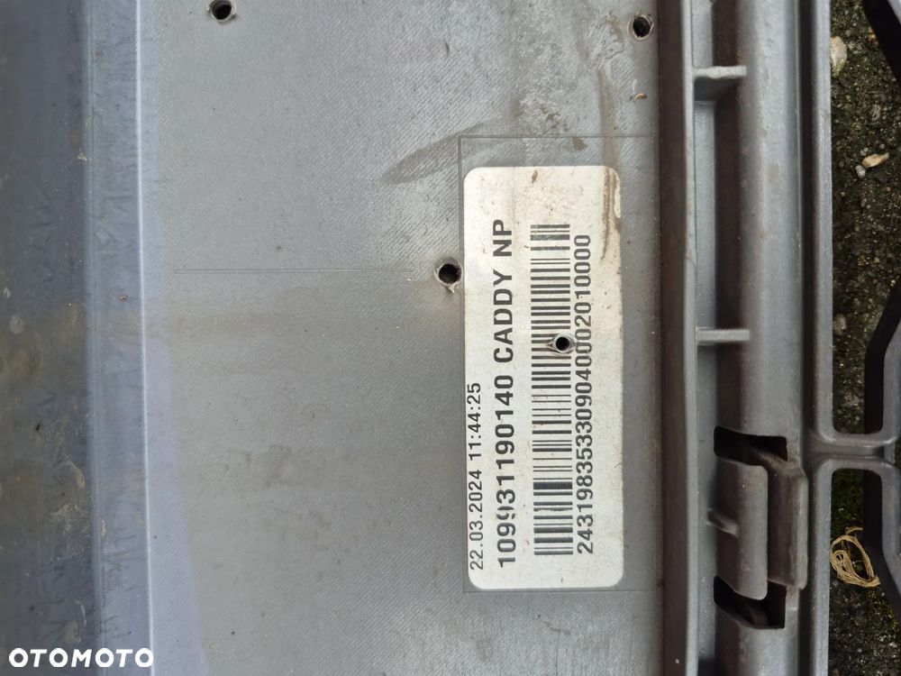 Volkswagen Caddy zderzak przedni 2K7807221A - 10