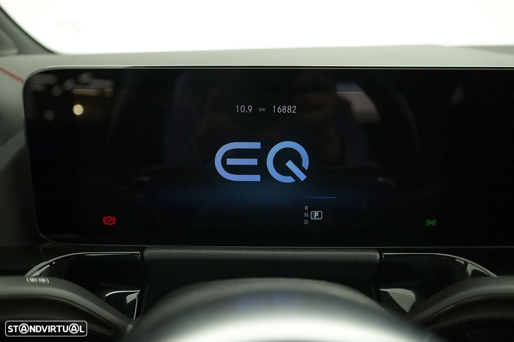 Mercedes-Benz EQA 300 4Matic AMG Line - 16