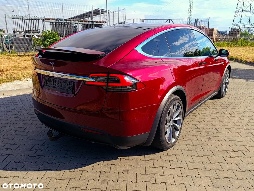 Tesla Model X - 2