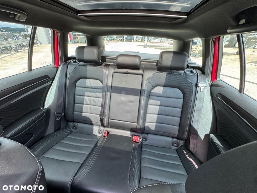 Volkswagen Golf - 26