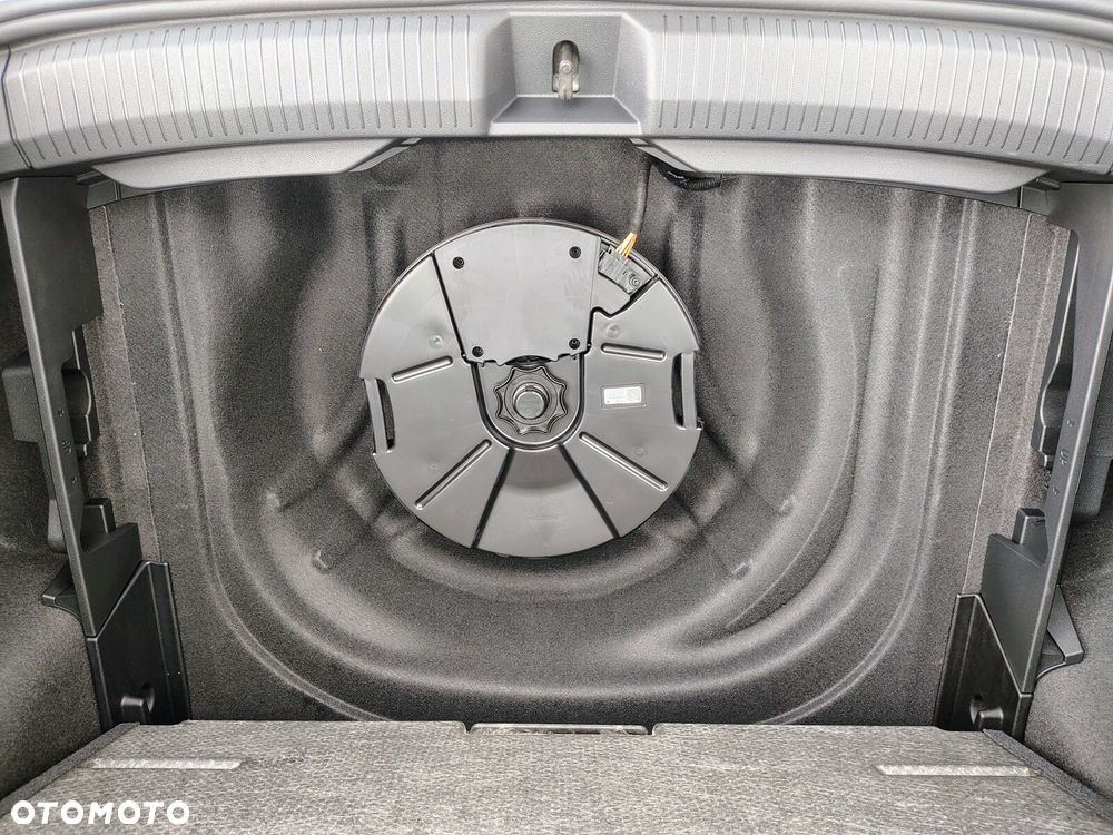 Volkswagen Golf Variant - 12