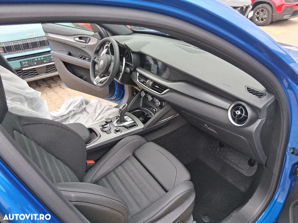 Alfa Romeo Stelvio 2.0 Turbo 16V AT8-Q4 Veloce - 9