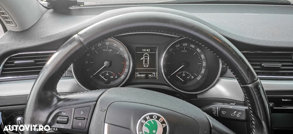 Skoda Superb 2.0 TDI Elegance - 7