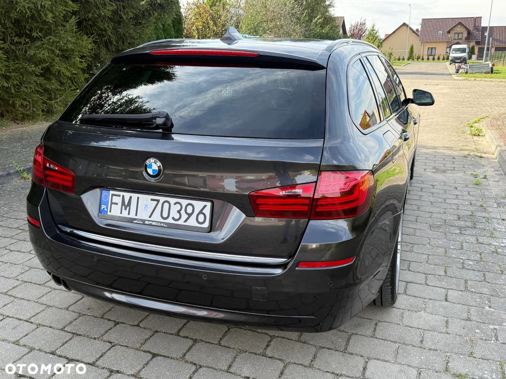BMW Seria 5 530d Touring Luxury Line - 7
