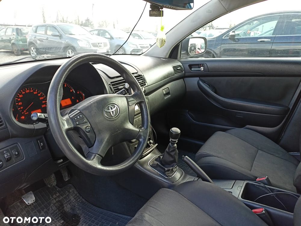 Toyota Avensis - 7