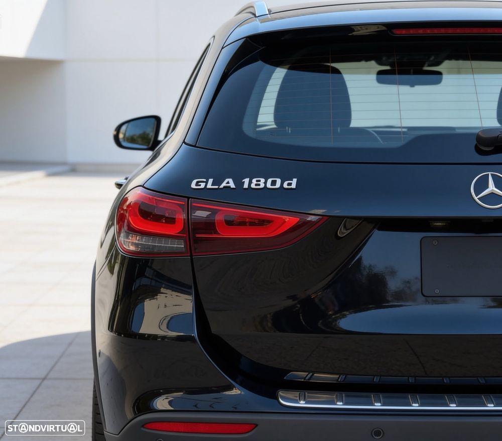 Mercedes-Benz GLA 180 d 8G-DCT — fotografia 8