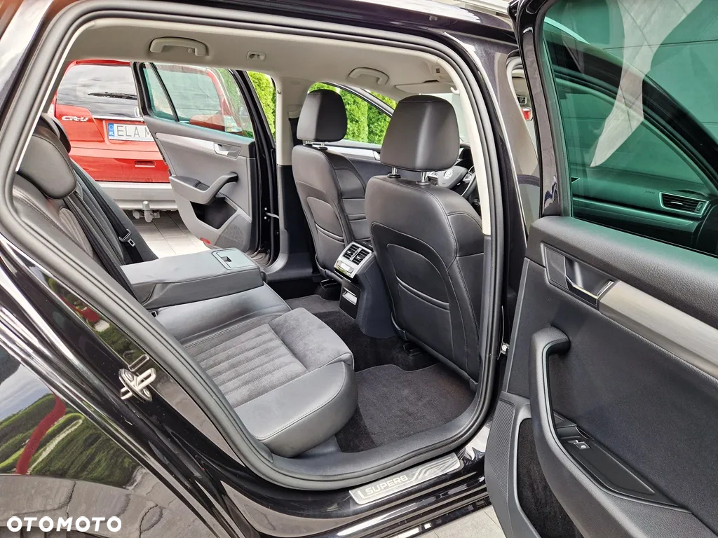 Skoda Superb Combi 2.0 TDI DSG Premium Edition - 22