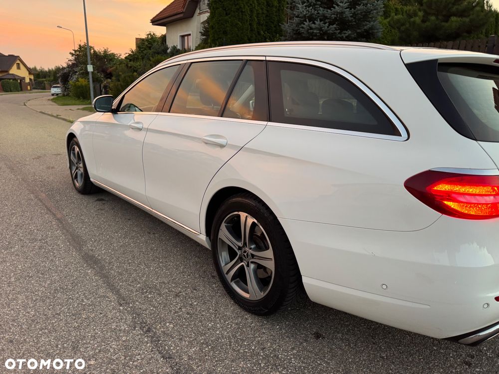 Mercedes-Benz Klasa E 220 d 4Matic 9G-TRONIC Sportstyle Edition - 13