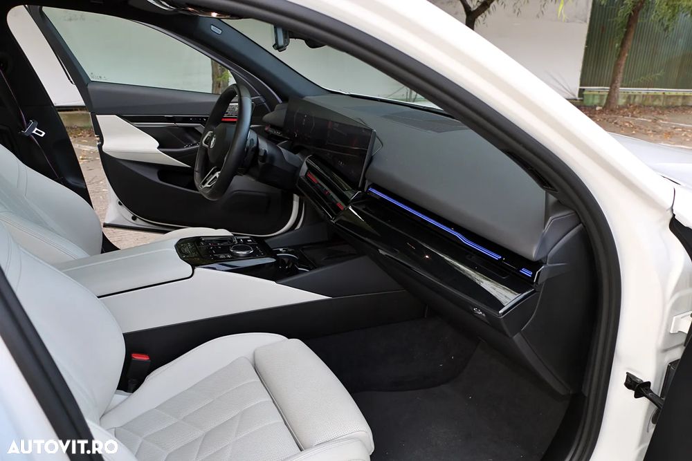 BMW Seria 5 520i AT MHEV - 8