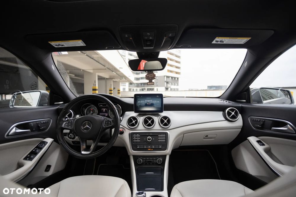Mercedes-Benz CLA 250 7G-DCT AMG Line - 9