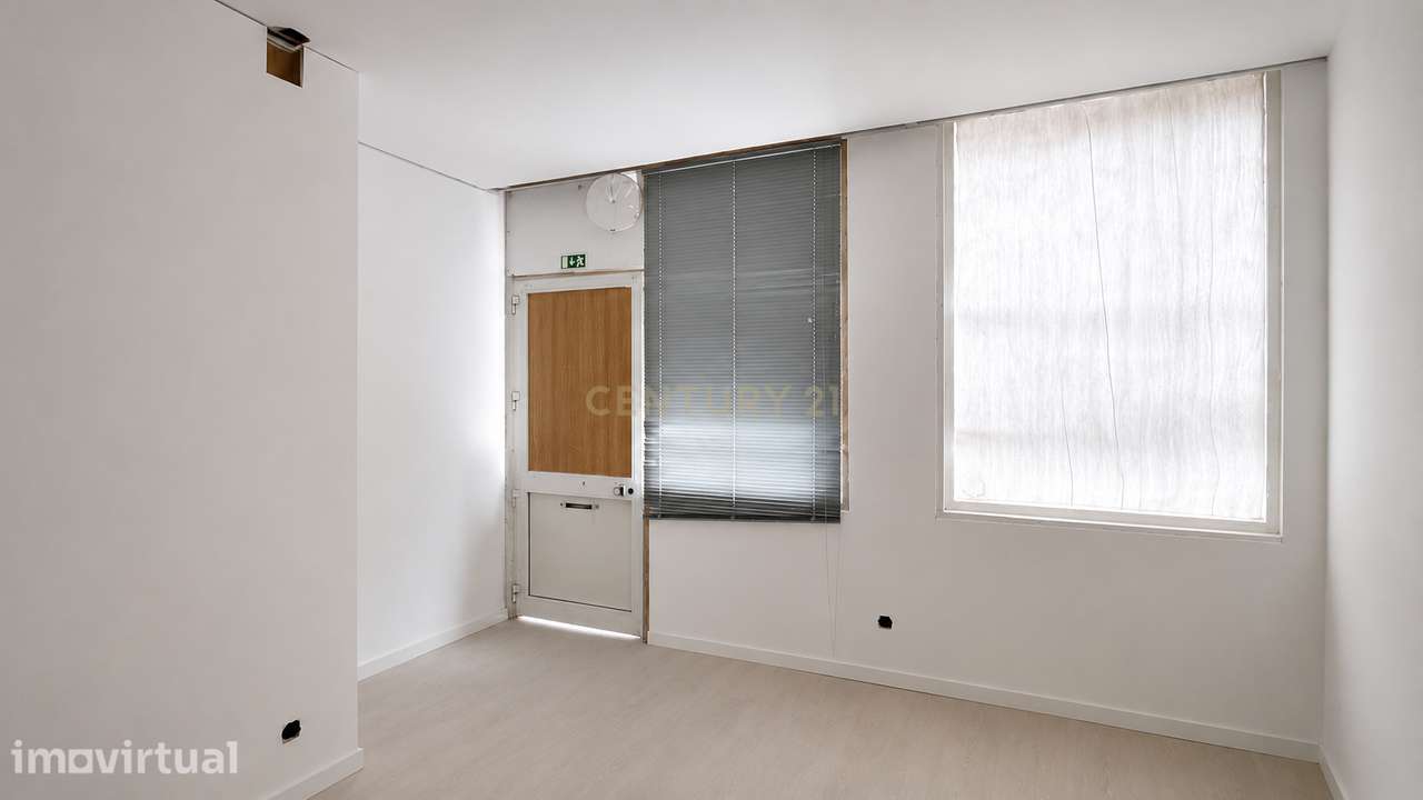 Espaço Comercial em Remodelação | Pontinha | Excelente Oportunidade de - Grande imagem: 4/12