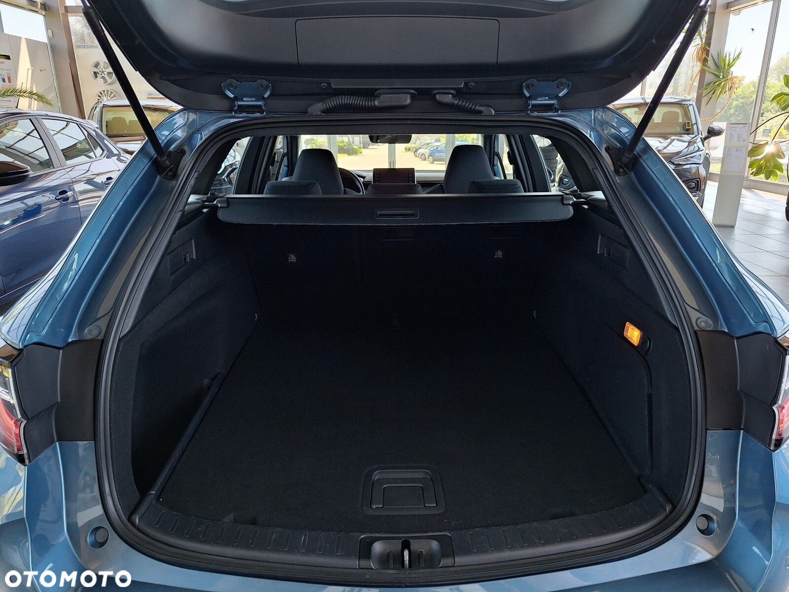 Toyota Corolla 2.0 Hybrid Comfort - 14