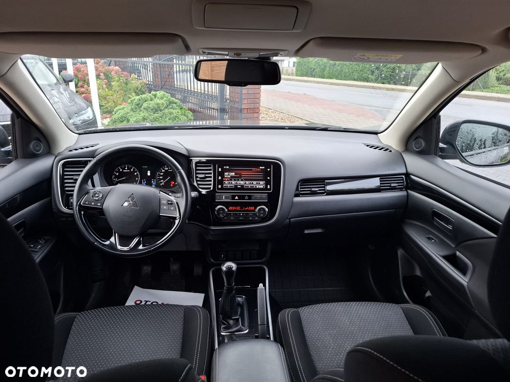Mitsubishi Outlander - 15