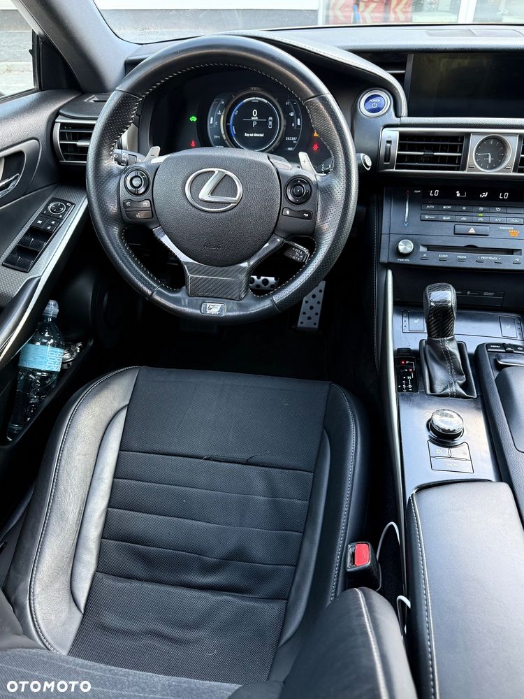 Lexus IS - 21