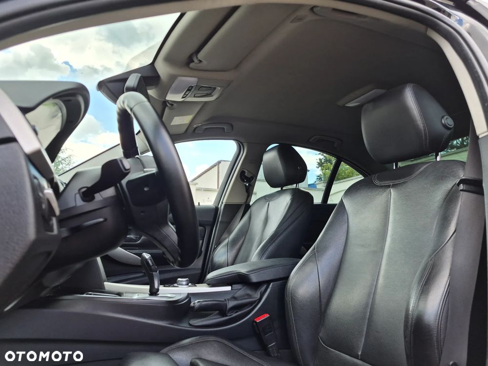 BMW Seria 3 320d Efficient Dynamics Edition Blue Perf Luxury Line - 13