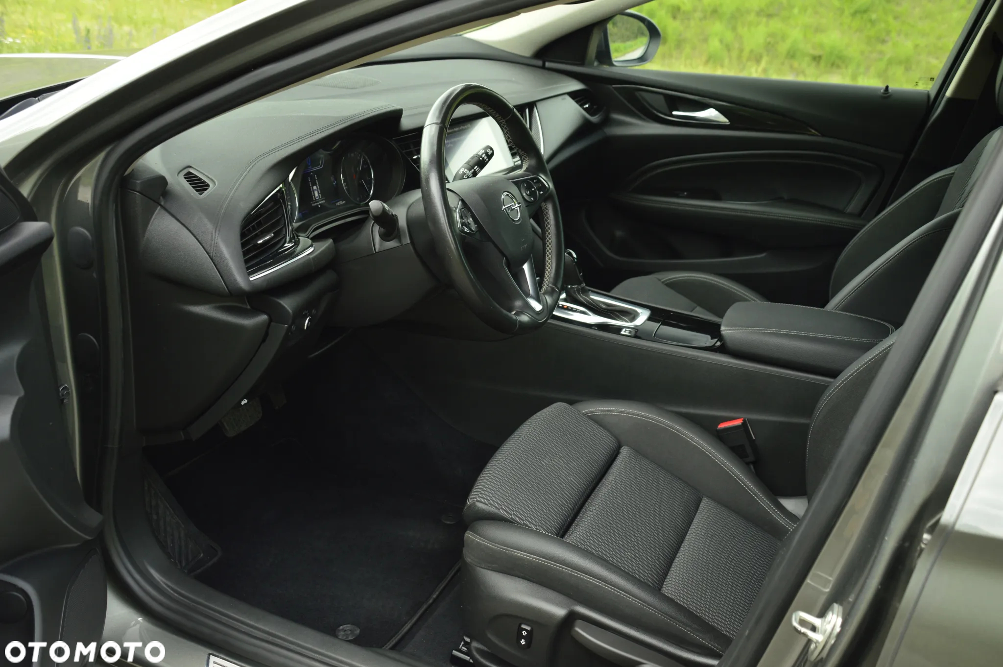 Opel Insignia 1.5 T Exclusive S&S - 24