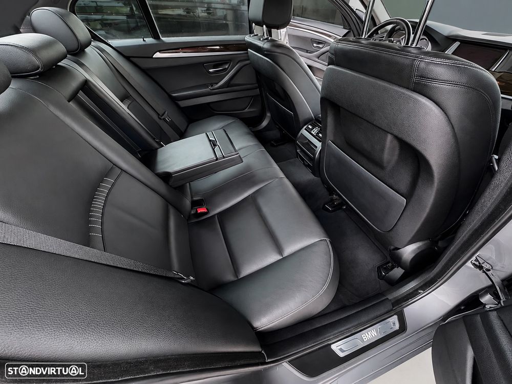 BMW 525 d Line Luxury Auto - 2