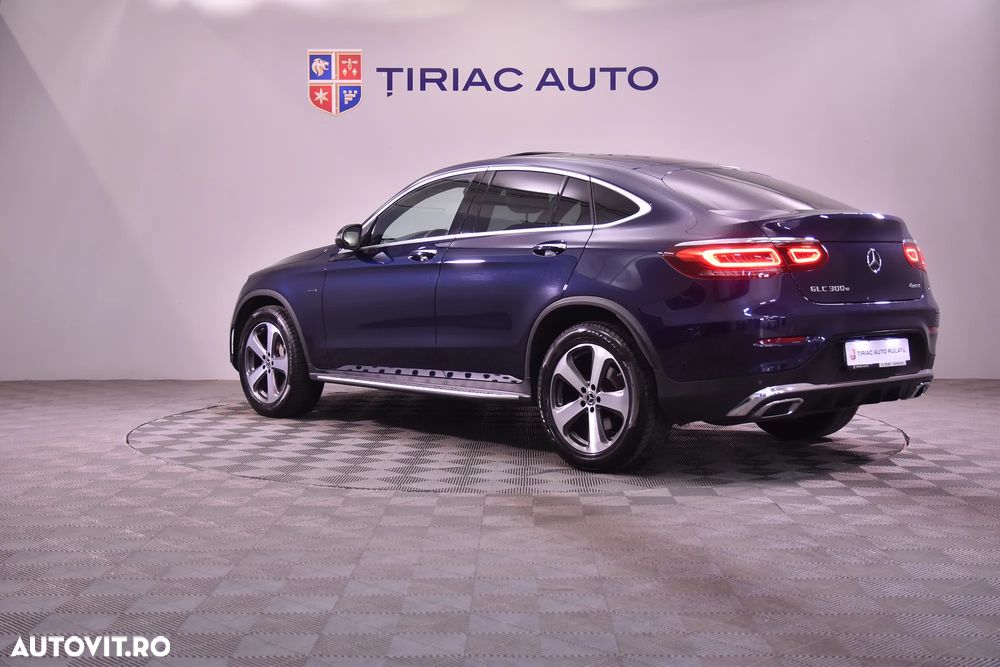 Mercedes-Benz GLC 300 e 4Matic 9G-TRONIC AMG Line - 3