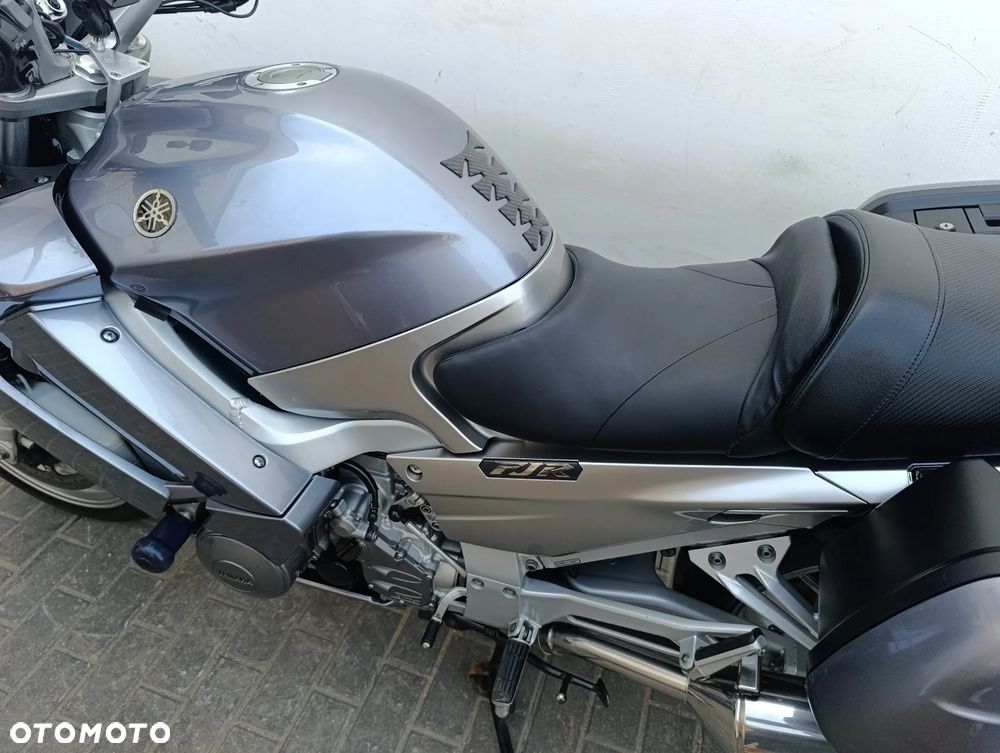 Yamaha FJR - 16