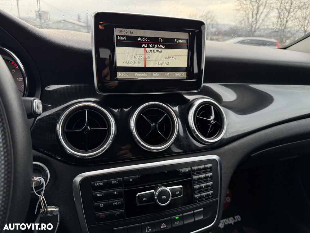 Mercedes-Benz CLA - 10