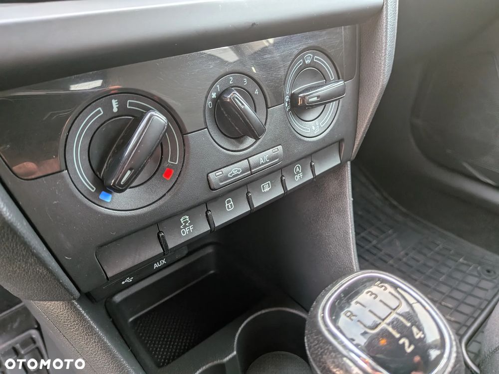 Skoda RAPID Spb 1.0 TSI Active - 31