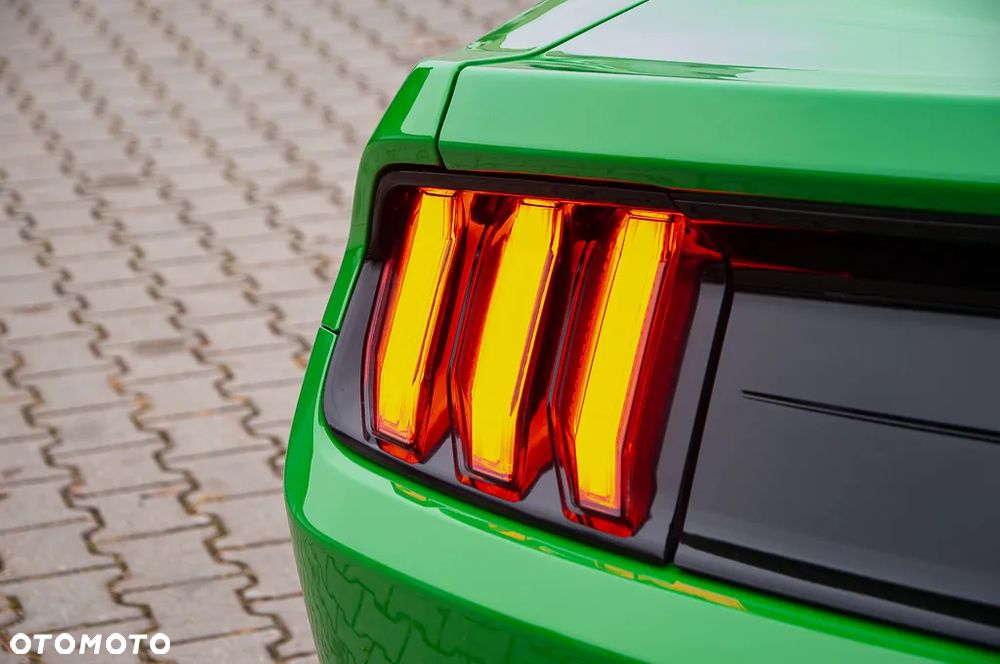 Ford Mustang - 27