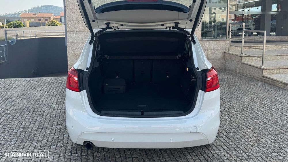BMW 225xe Active Tourer - 9
