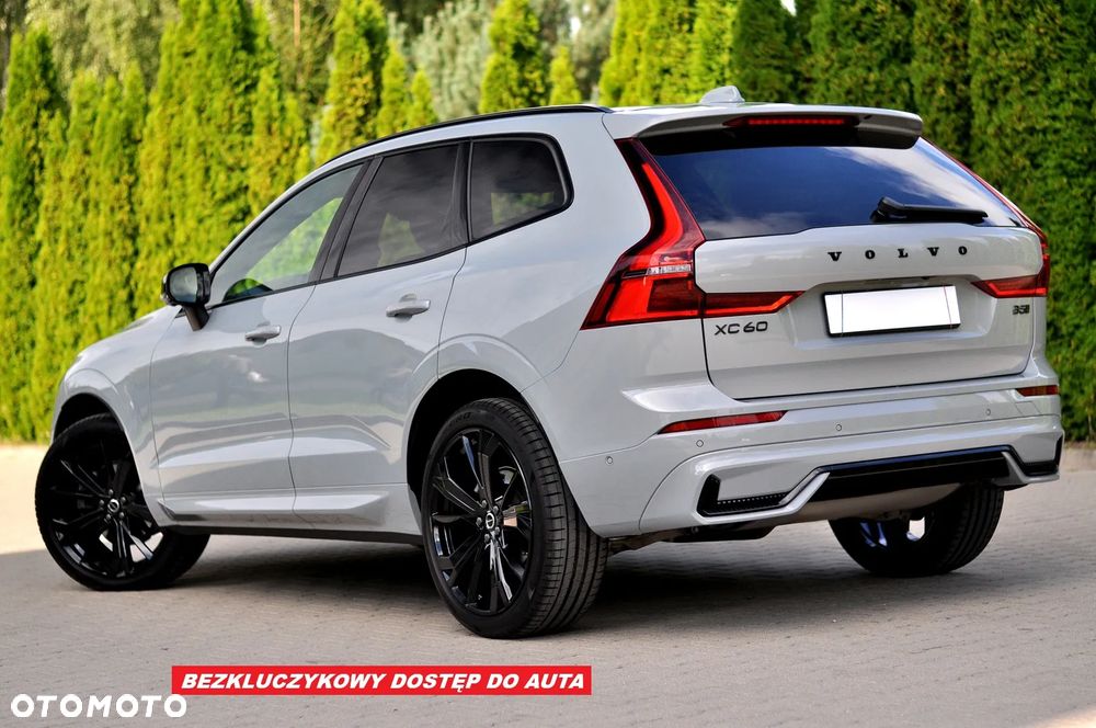 Volvo XC 60 B5 B AWD Plus Dark - 4