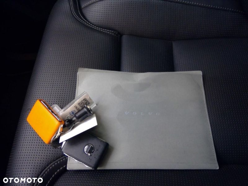 Volvo XC 90 T8 AWD Ultra Black Edition - 14