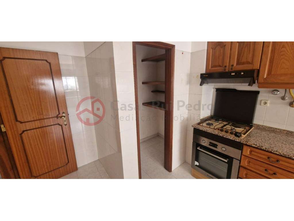 Apartamento T3 com arrecadação para arrendamento na Cruz de Pau ,Amora - Grande imagem: 3/25