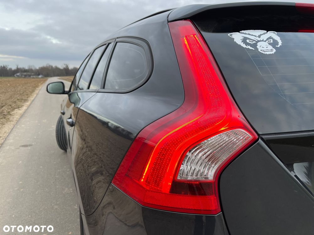 Volvo V60 D3 Drive-E Dynamic Edition (Momentum) - 9