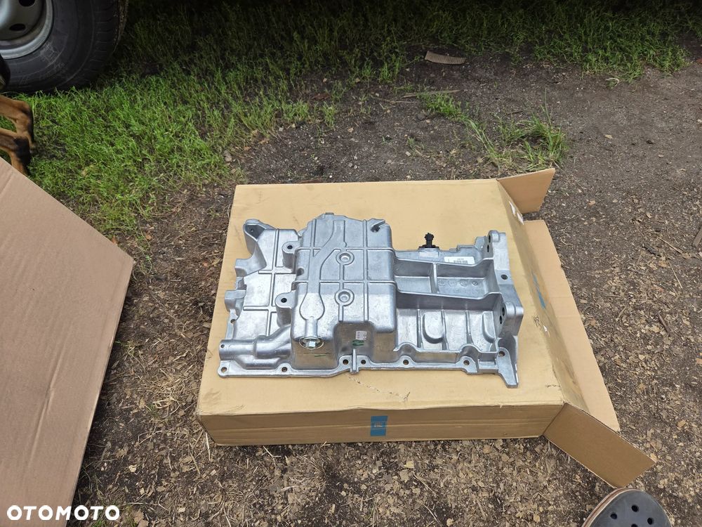 Miska olejowa Opel Zafira B 2.2 M75 110 kW 150 PS 55557091 - 2