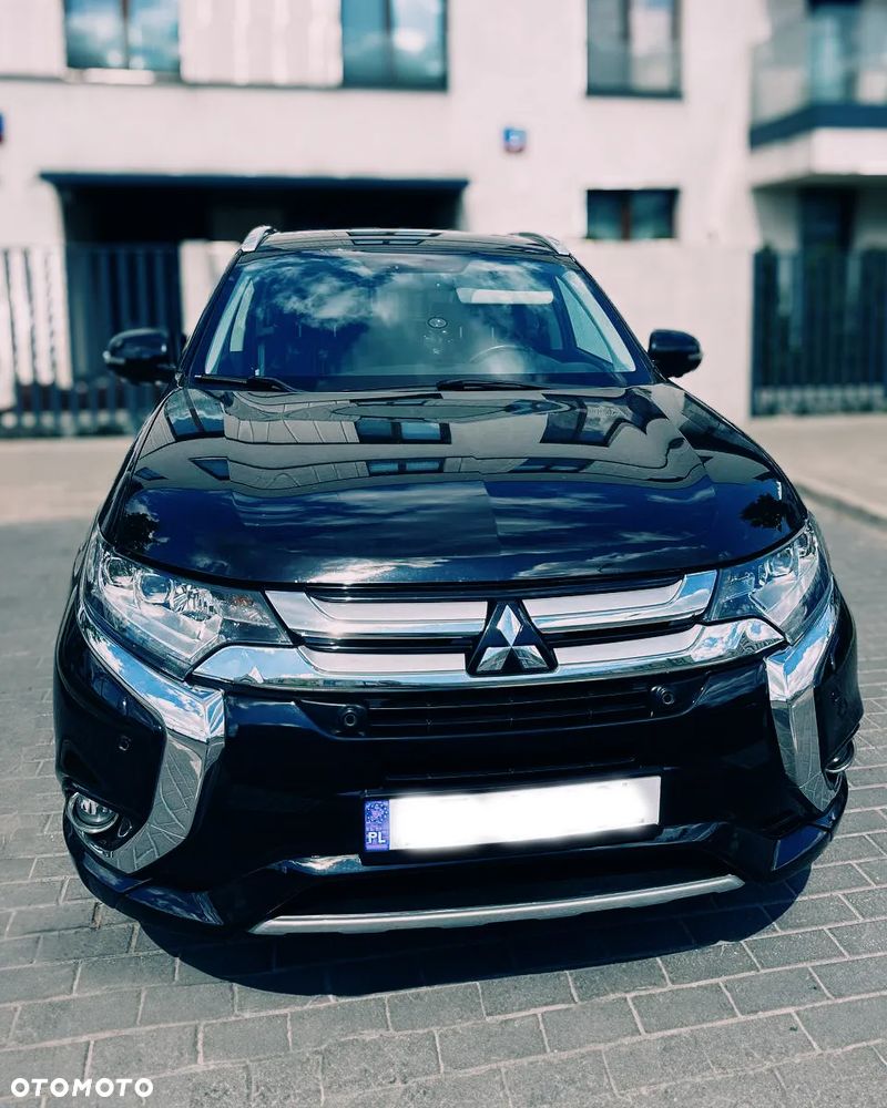 Mitsubishi Outlander 2.0 4WD Plug-In Hybrid - 2