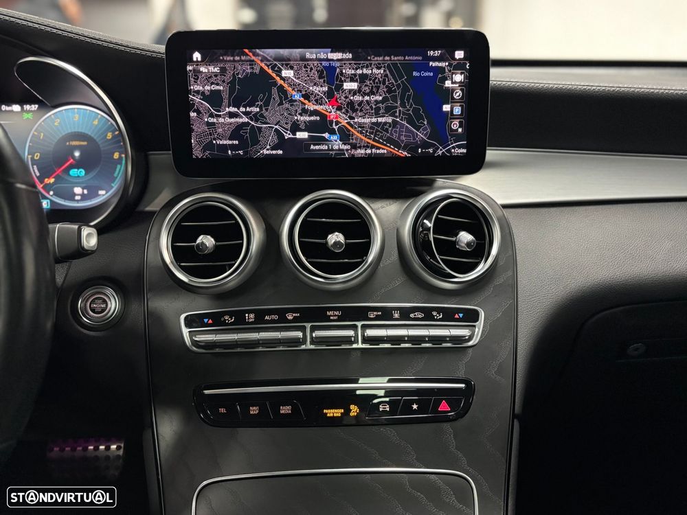 Mercedes-Benz GLC 300 e 4Matic 9G-TRONIC AMG Line - 15